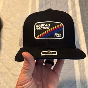 NASCAR Racing Black and white Mesh snap back Cap